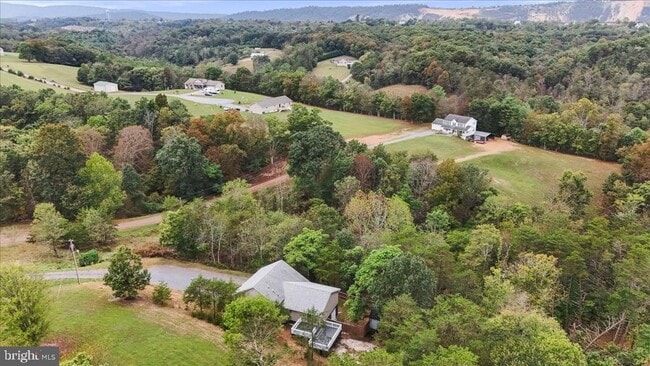 Building Photo - 72 Pioneer Ln