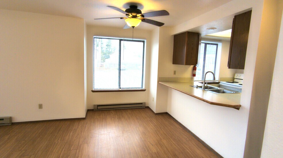 Building Photo - 2288 Douglas Rd