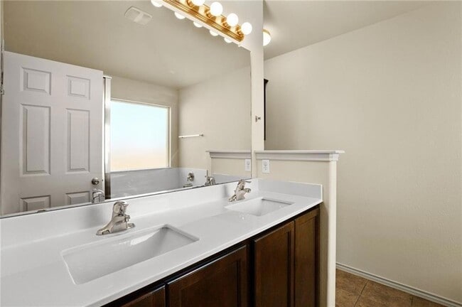 Building Photo - 112 Hondo Gap Ln