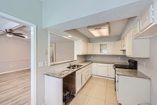 Building Photo - 602 Carl C Senter St