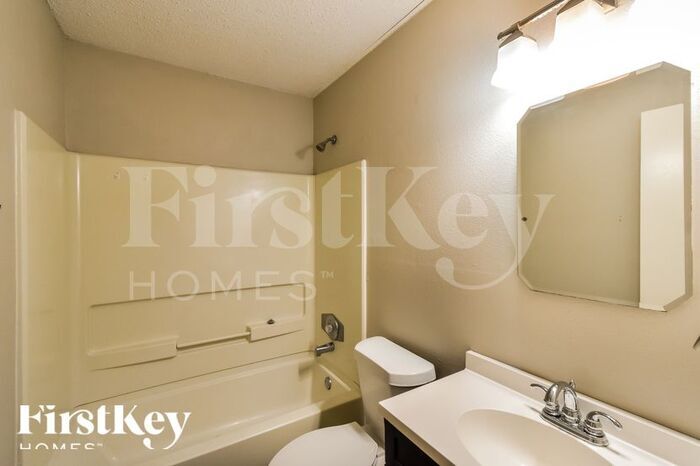 Building Photo - 6635 Meadow Fawn Dr