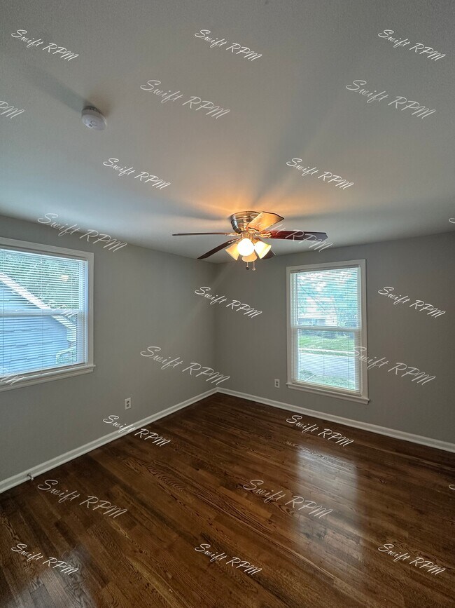 Building Photo - 9805 Carter Dr
