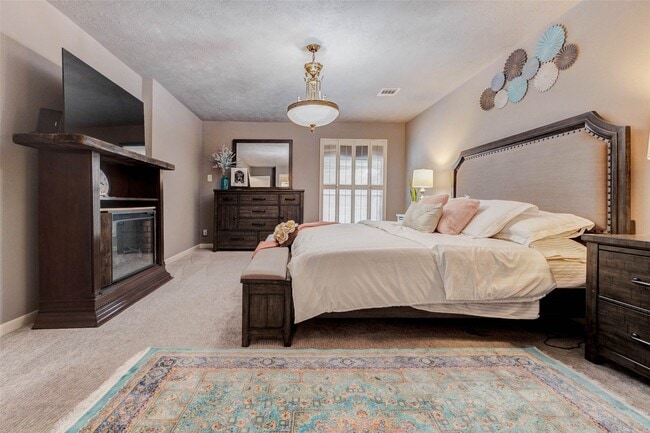 Building Photo - 202 Old Bridge Lake St