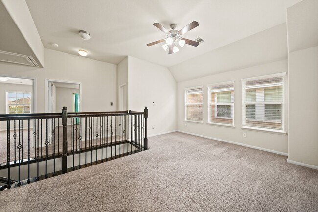 Building Photo - 4027 Waterford Ln