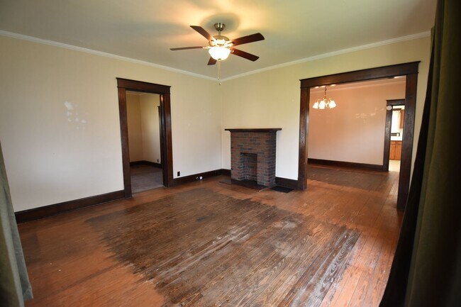 Building Photo - Two Bedroom House in Knightstown