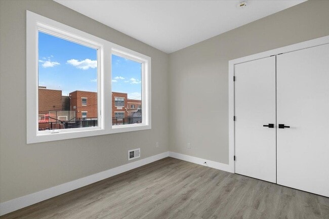 Building Photo - 327 69th St