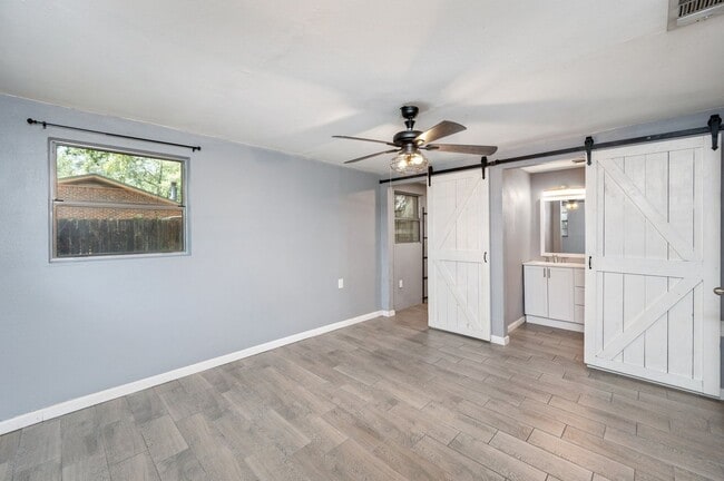 Building Photo - Updated home in Fort Walton Beach!
