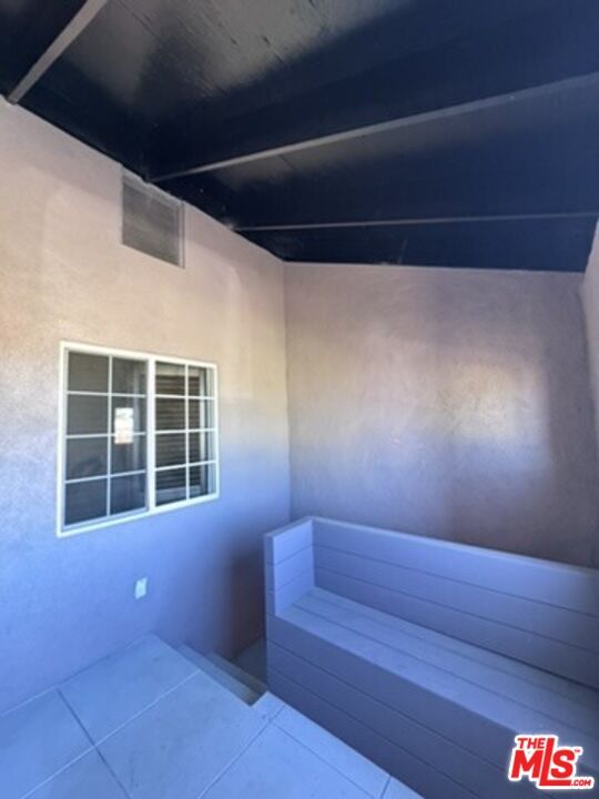 Building Photo - 1425 S Curson Ave