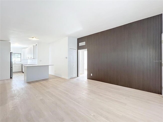 Building Photo - 213 James Dr