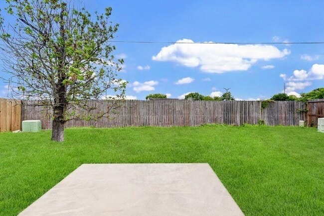 Building Photo - 2107 Collingsfield Dr