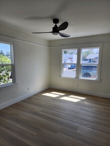Building Photo - 4852 Cypress St