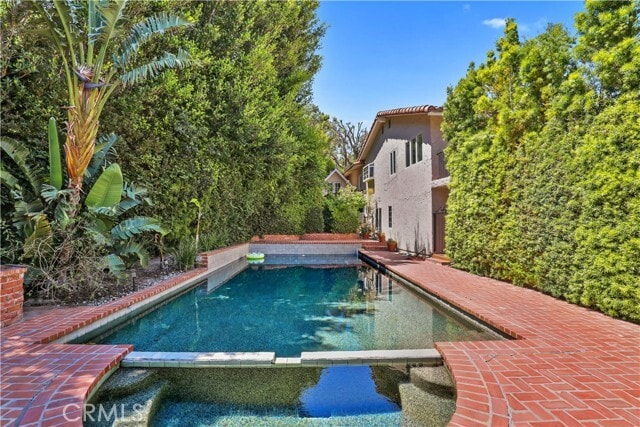 Building Photo - 7161 Grasswood Ave