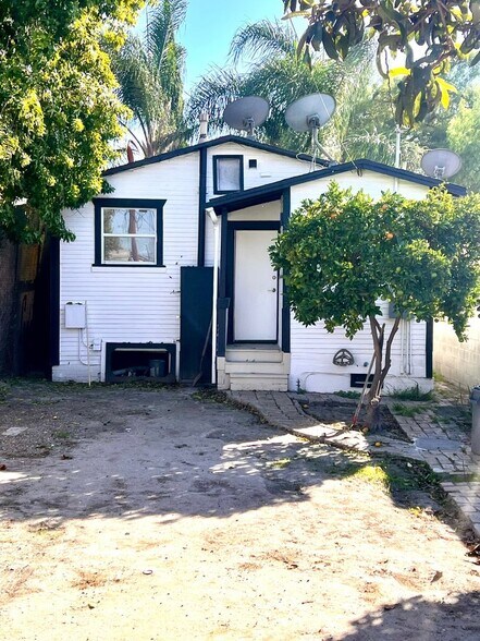 Building Photo - 2117 E 112th St