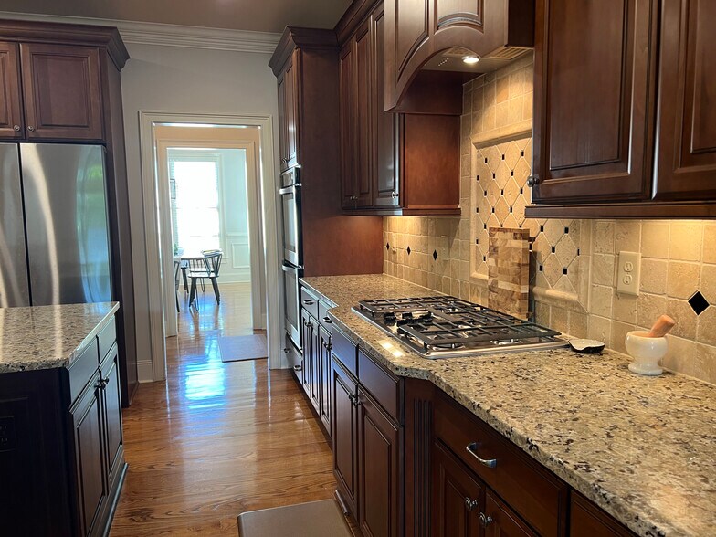 Building Photo - 7955 Magnolia Sq