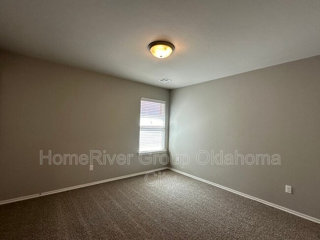 Building Photo - 3508 SE 95th St