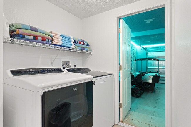 Building Photo - 7902 Silver Bass Ct