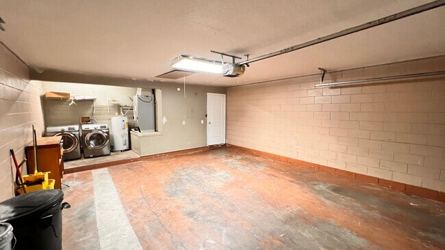 Building Photo - Charming Orlando Retreat – 3BR, 2BA Single-Family Home! WASHER & DRYER INCLUDED!