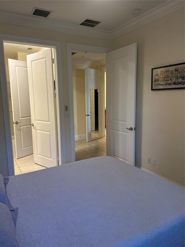 Building Photo - 226 N Latitude Cir