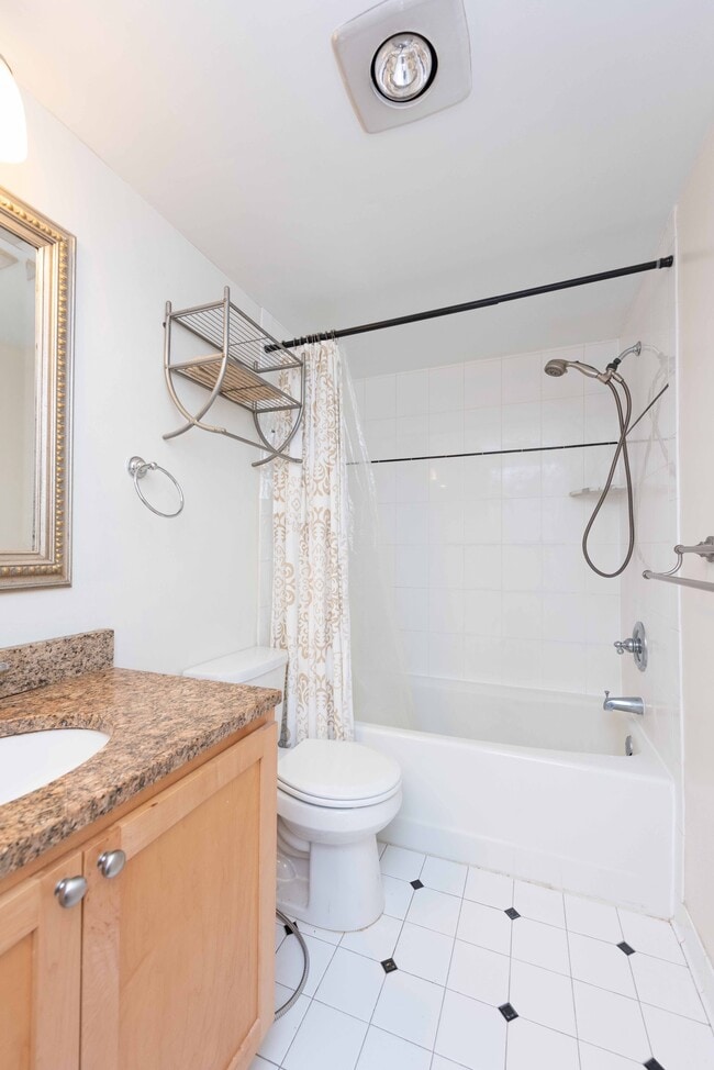 Building Photo - 2630 Adams Mill Rd NW