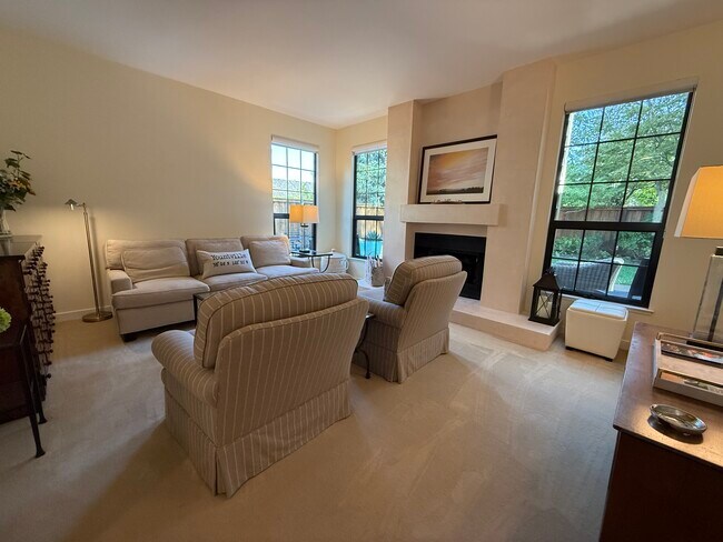 Building Photo - 6484 Heather St