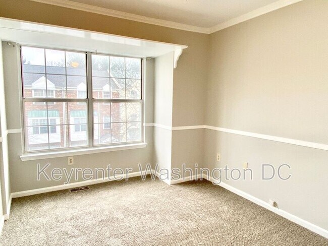 Building Photo - 18231 Fox Chase Cir