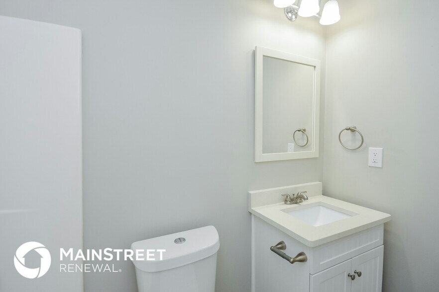 Building Photo - 619 Lakeridge Cir SE