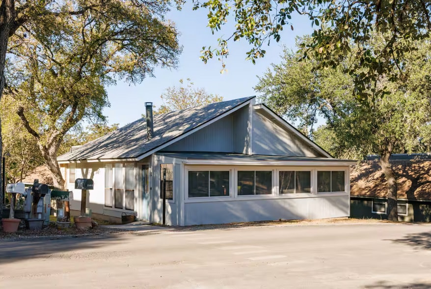 Building Photo - 154 Woodcreek Dr
