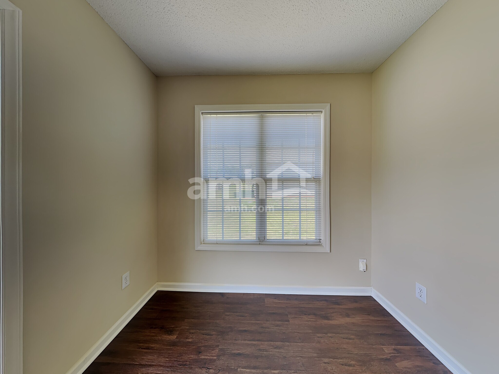Building Photo - 136 Charlotte Ct