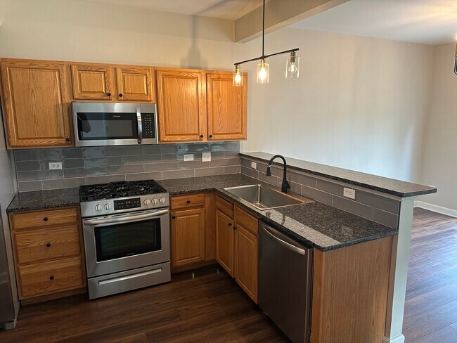 Building Photo - 1665 S Candlestick Way