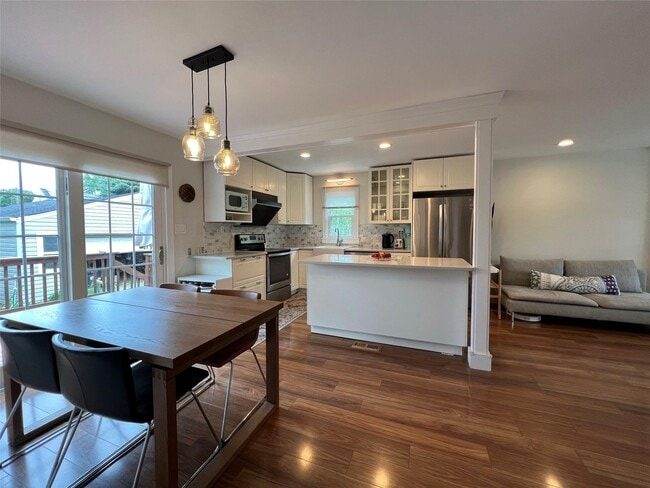 Building Photo - 44 Fieldstone Dr