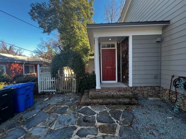 Building Photo - 204 Woodside Ave