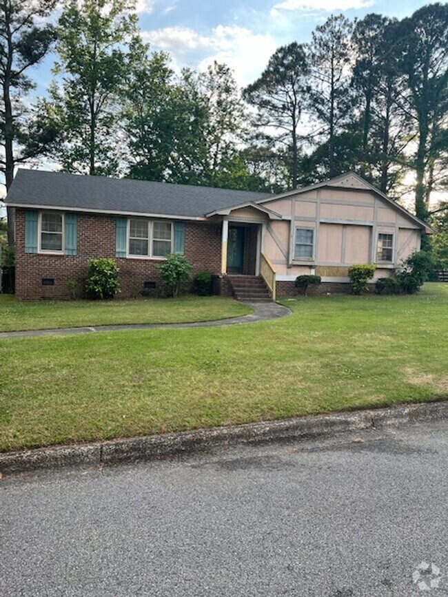 Building Photo - 3 Bedroom, 2 Bath House