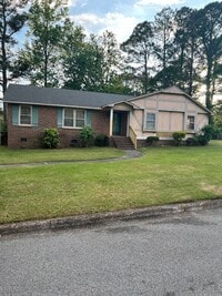 Building Photo - 3 Bedroom, 2 Bath House