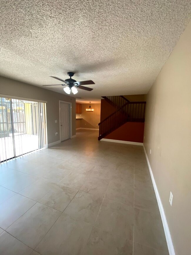 Building Photo - Beautiful and well-maintained 2BR/2BA town...