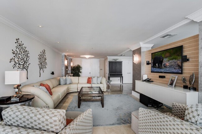 Building Photo - 1 N Fort Lauderdale Beach Blvd