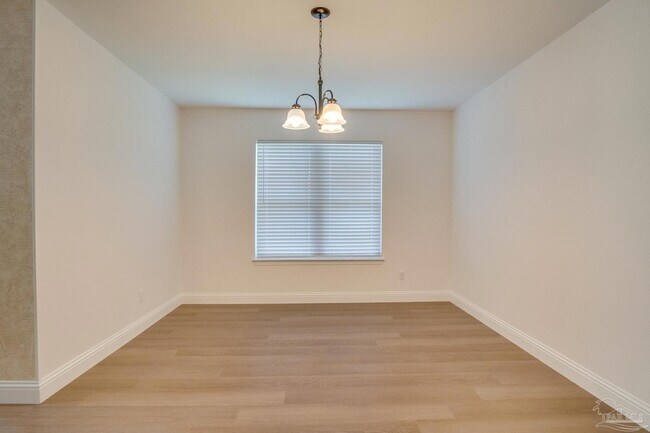 Building Photo - 4631 Northpointe Cir