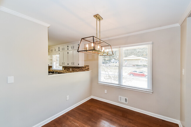 Building Photo - 14 DAY VETERAN ONLY. FIRST LOOK