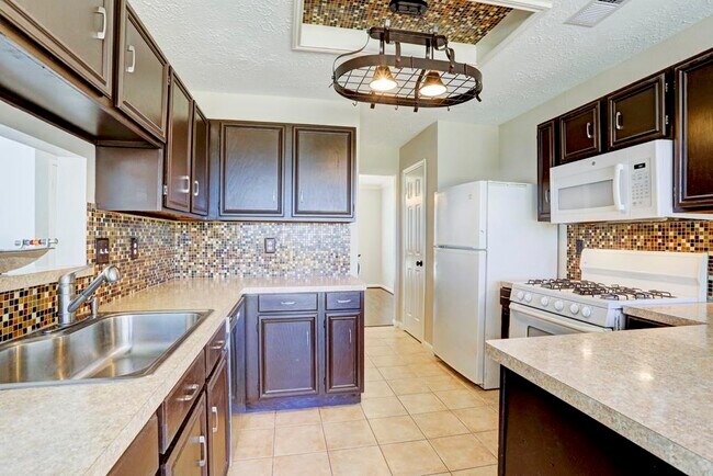 Building Photo - 21702 N Tangle Creek Ln