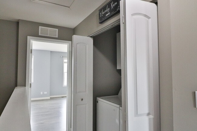 Building Photo - 1125 Alta Vista Dr