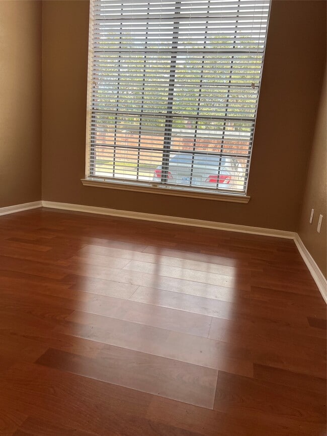 Building Photo - 2121 El Paseo St