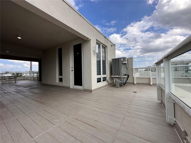 Building Photo - 6334 NW 104th Path