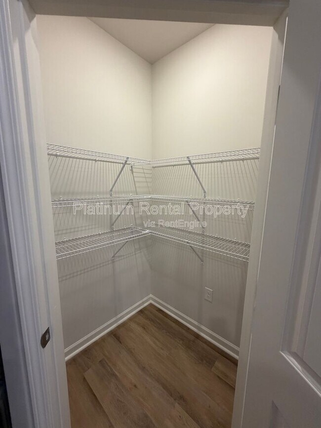 Building Photo - 54 Rustin Rdg