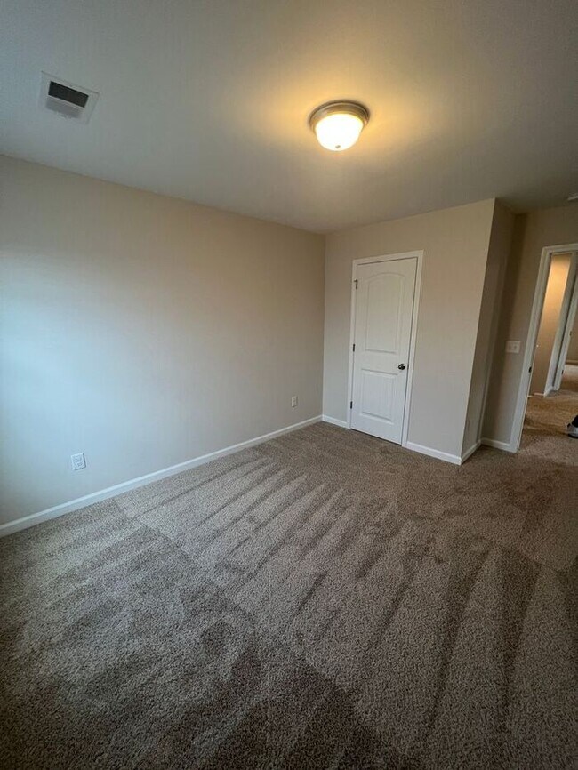 Building Photo - BRAND NEW AND JUST FOR YOU!!