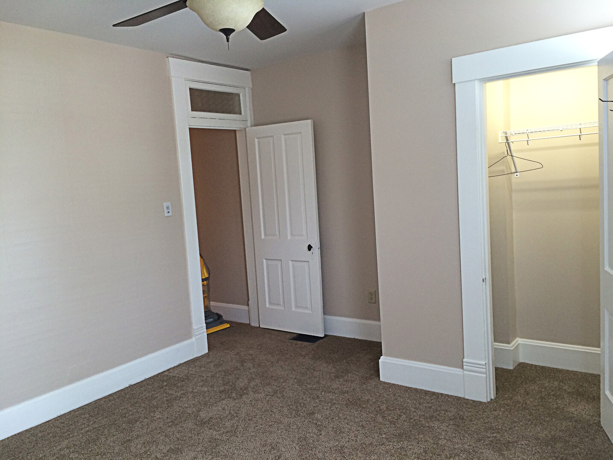 Front Bedroom - 1374 Summit St