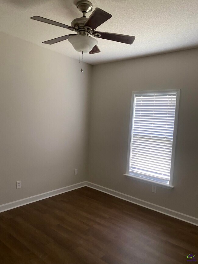 Building Photo - 131 Huntley Dr