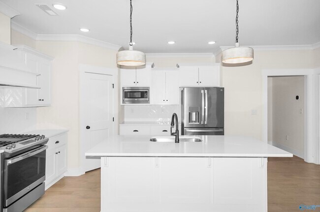 Building Photo - 65 Dylan Rd