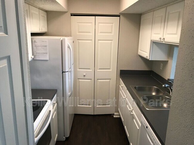 Building Photo - 3716 Idlebrook Cir