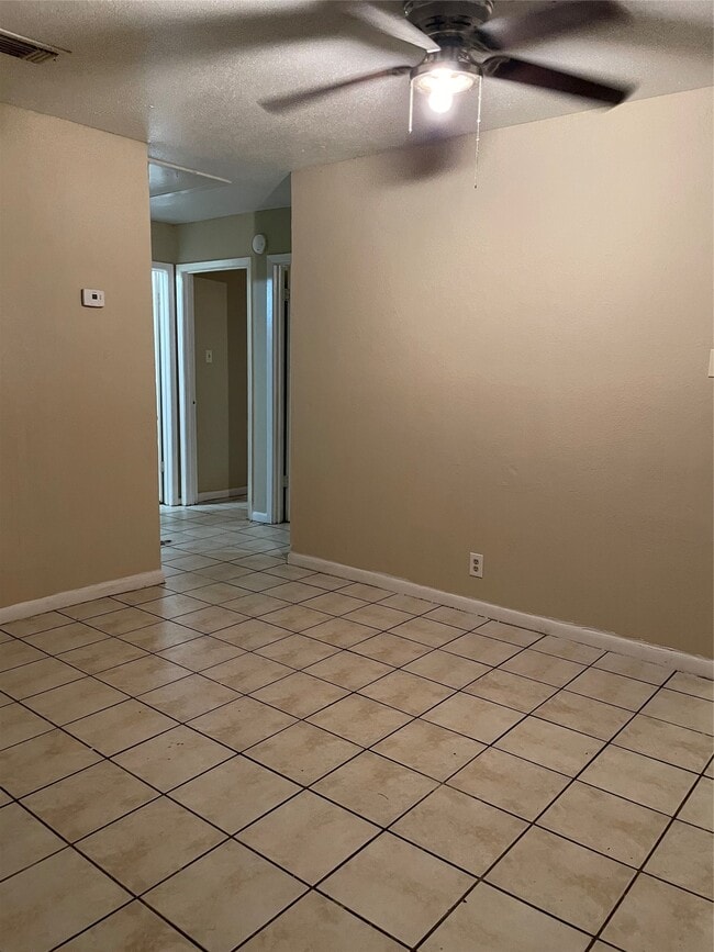 Building Photo - 419 Fisher St