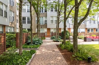 Building Photo - 30 Caldwell St