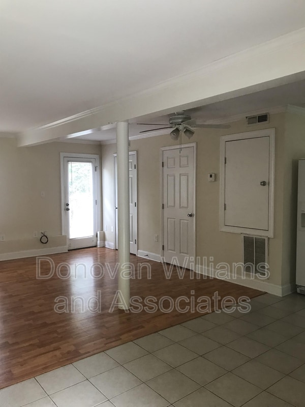 Building Photo - 1529 Thomas Ave